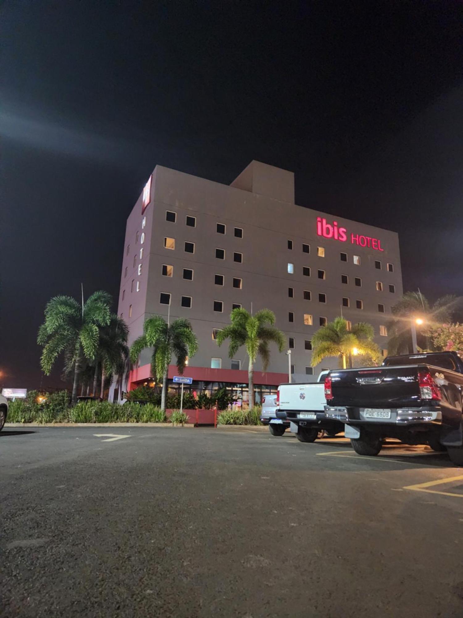 Hotel Ibis Jataí Zewnętrze zdjęcie