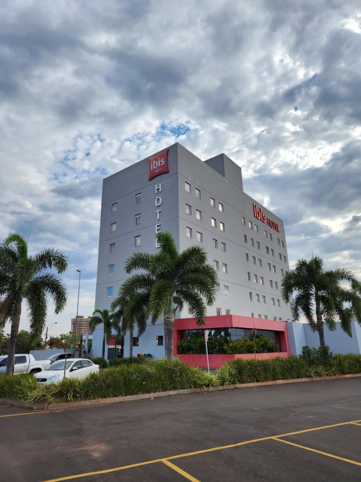 Hotel Ibis Jataí Zewnętrze zdjęcie